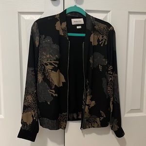 Aritzia Babaton light jacket